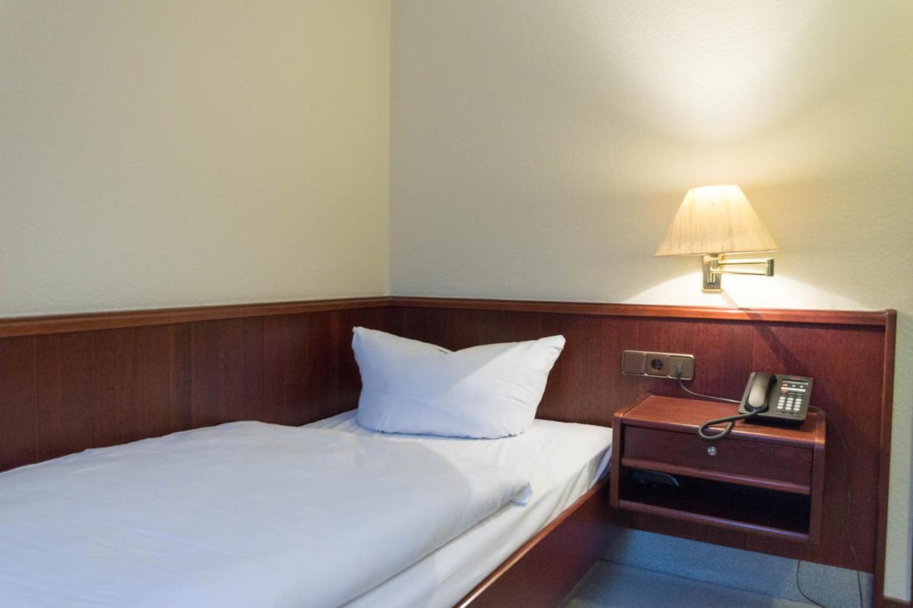 Hotel Altdeutsche Weinstuben Freyburg Buitenkant foto